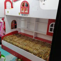 تخت دو طبقه همراه با میز آینه  فروش فوری