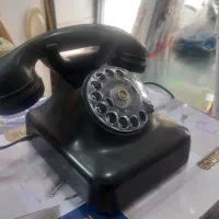 ۲ عدد تلفن قدیمی