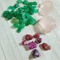 زمرد یاقوت الماس موگانیت وسنگ های معدنی