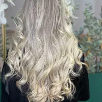 استخدام نیروی ارایشگاه