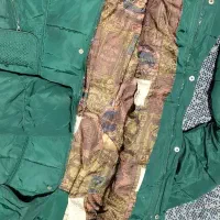 کاپشن و پافر|لباس|دماوند, دماوند|دیوار