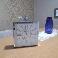 ساعت استیل ..بسیار تمیز بدون خط وخش