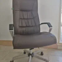 صندلی گردان اداری سالم