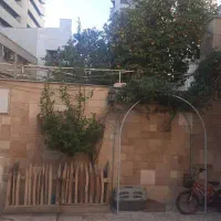 رهن کامل منزل ویلایی دو طبقه و بصورت مجزا|اجارهٔ خانه و ویلا|شیراز, نشاط|دیوار