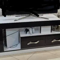 میز تلوزیون در حد نو
