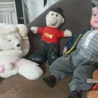 تعدادی عروسک و مانتو|اسباب‌‌بازی|ری, اقدسیه|دیوار