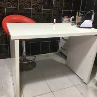 آیینه و میز ناخن