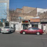 تنها-ملکه-کلنگی-یدونه-مانده-به-نبش-خیابان-عمریه