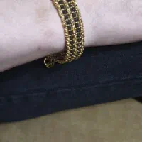 دستبند سیاه قلم نرخ تابلو و۵ درصد وزن ۲۷ و نیم گرم|جواهرات|مشهد, شهید بهشتی|دیوار