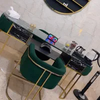 ناخن کار و اکستنشن مژه ومو