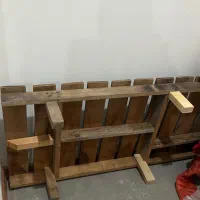 تخت چوبی سالم و تمیز