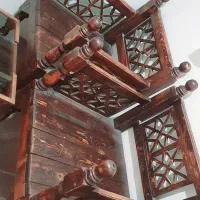 دو عدد صندلی سنتی چوب روس با میز|صندلی و نیمکت|قم, نیروگاه|دیوار
