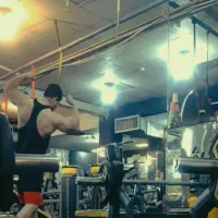 مربی بدنسازی و مشاور تغذیه