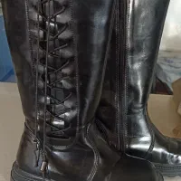 چکمه چرم ورنی اصل و لباس  دخترانه زیبا