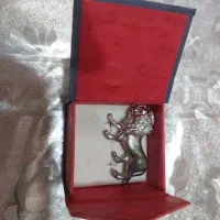 سنجاق سینه ایتالیایی بشکل شیر جنس نقره