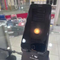 آیفون ۸ ۶۴گیگ باطری ۱۰۰٪ حتی هندزفیری فابریک|موبایل|شیراز, زند|دیوار