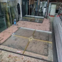 به یک کارگر ساده   در کارگاه  شیشه بری نیازمندیم