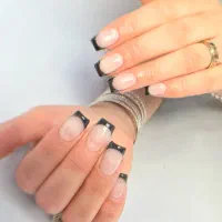 کاشت و ترمیم ناخن