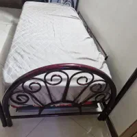 دو تخت خواب فلزی تک نفره|تخت و سرویس خواب|اصفهان, شاهزاده ابراهیم|دیوار