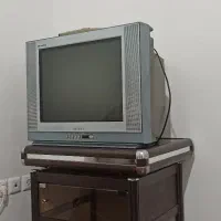 تلویزیون سامسونگ و میز تلویزیون