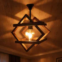 لوستر چوبی هندسی