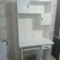 میز تحریر با کتابخانه