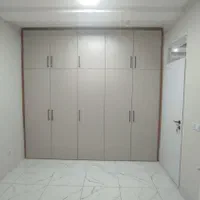 طراحی و ساخت کابینت و کمد دیواری مکعب