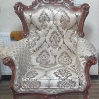 مبل سلطنتی 9 نفره میز غذا خوری 6 نفره با 3میز عسلی