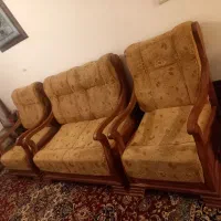 مبل ۸ نفره همراه میز وسط و دو میز عسلی|مبلمان خانگی و میز عسلی|تهران, دهم فروردین|دیوار