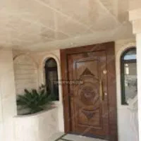 آپارتمان-سه-خوابه-حیاط-دار