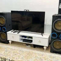 تلویزیون ومیز