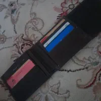 یه کیف مدارک پیدا کرد