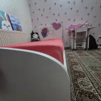 فروش فوری تخت نوجوان دخترانه ۹۰×۲۰۰ + تشک خوشخواب|تخت و سرویس خواب|شاهین‌شهر, شهرک میلاد|دیوار