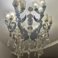 لوستر برنجی ۱۸ شعله بسیار شیک (در حد نو)