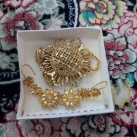 نیم ست گردنبند و گوشواره رنگ طلایی ثابت