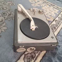 گرام|کلکسیون اشیاء عتیقه|شیراز, کرونی(خاتونک)|دیوار