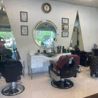 استخدام آرایشگر  اقا ویک ورد دست