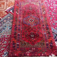 یک جفت قالی روستایی بافته شده محلی