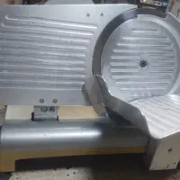 خرید و فروش انواع کالباس بر و تجهیزات فروشگاهی