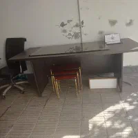 فروش میزمدیریتی به همراه ۲ صندلی اداری