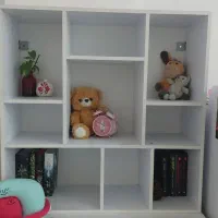 میز تحریر و کتابخانه نوجوان