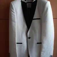 کت و شلوار دامادی نو سفید مشکی سایز ۴۶  با کاور