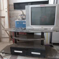 تلویزیون ۲۱ سامسونگ ومیز تلویزیون