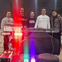 اجاره باند فلشخور-چمن مصنوعی-ریسه-پرژاتور-آتش بازی