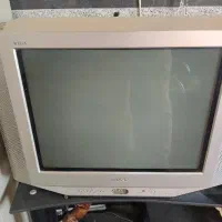 دو عدد تلویزیون و موکت