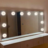 آینه کنسول میکاپ و گریم|آرایشگاه و سالنهای زیبایی|مشهد, وکیلآباد|دیوار