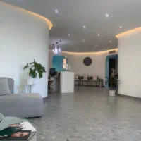 مدل با چهره های زیبا برای تکمیل آلبوم