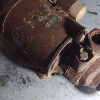 پمپ اب قدیمی تمام مس سالم|مصالح و تجهیزات ساختمان|بکتاش, |دیوار