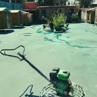 بتن ریزی با ماله پروانه