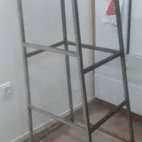 چهار پایه فلزی